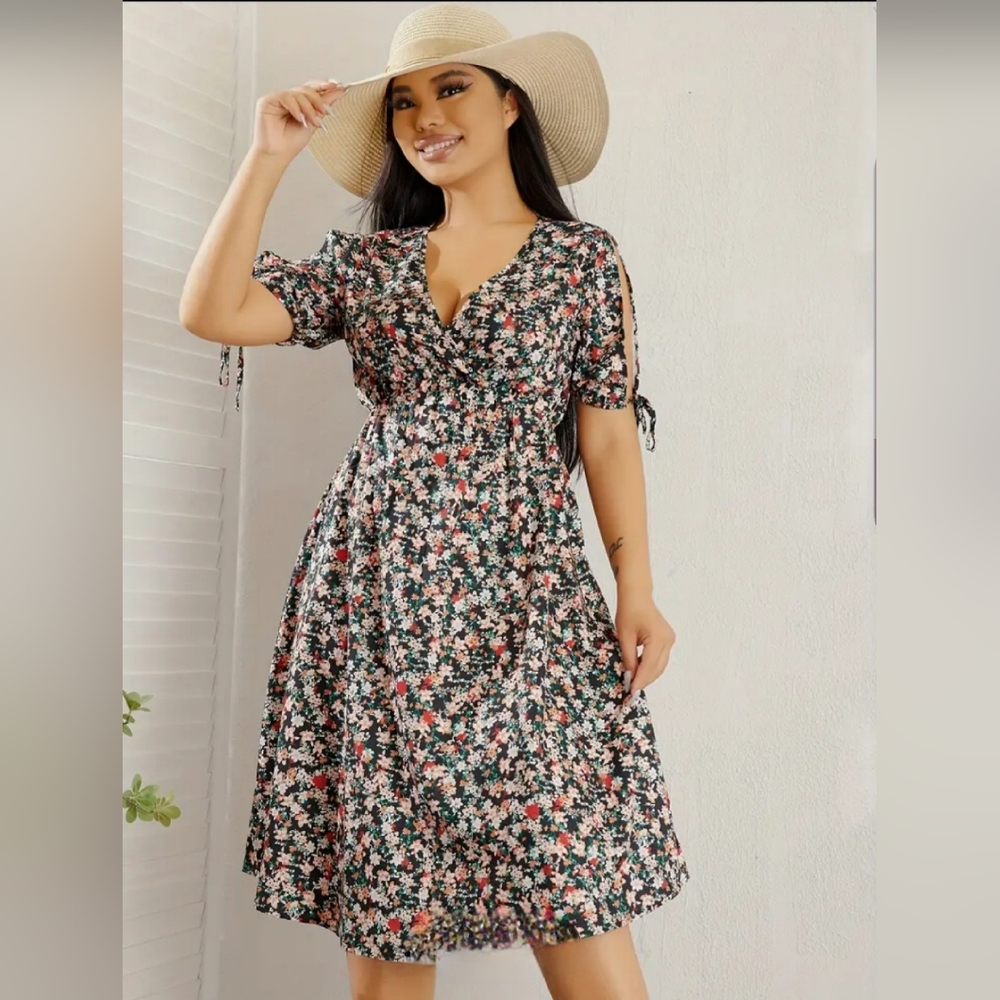 NWOT Beautiful Floral Dress